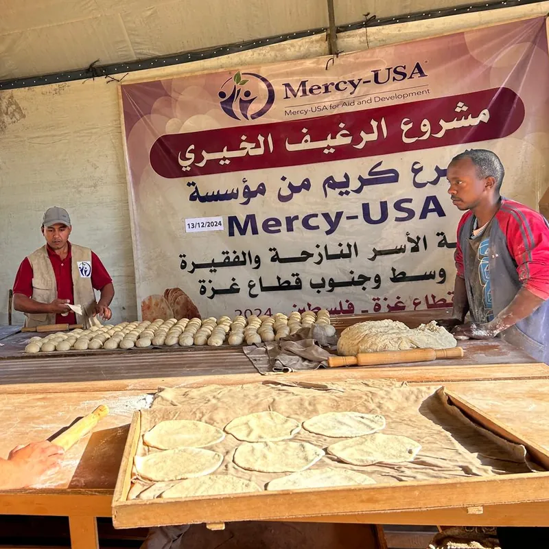 من مشروع الرغيف الخيري