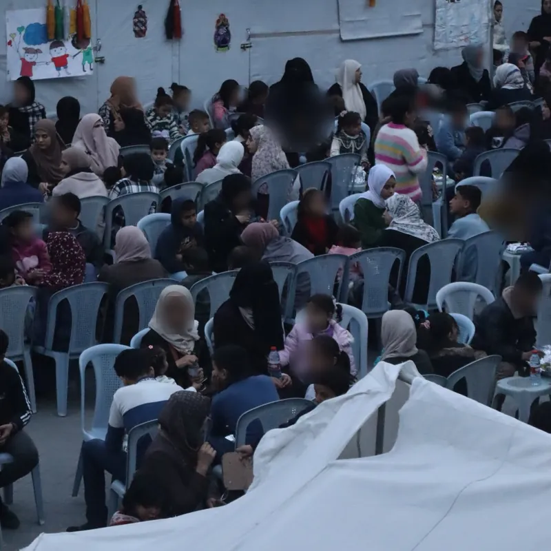 من إفطار الأيتام