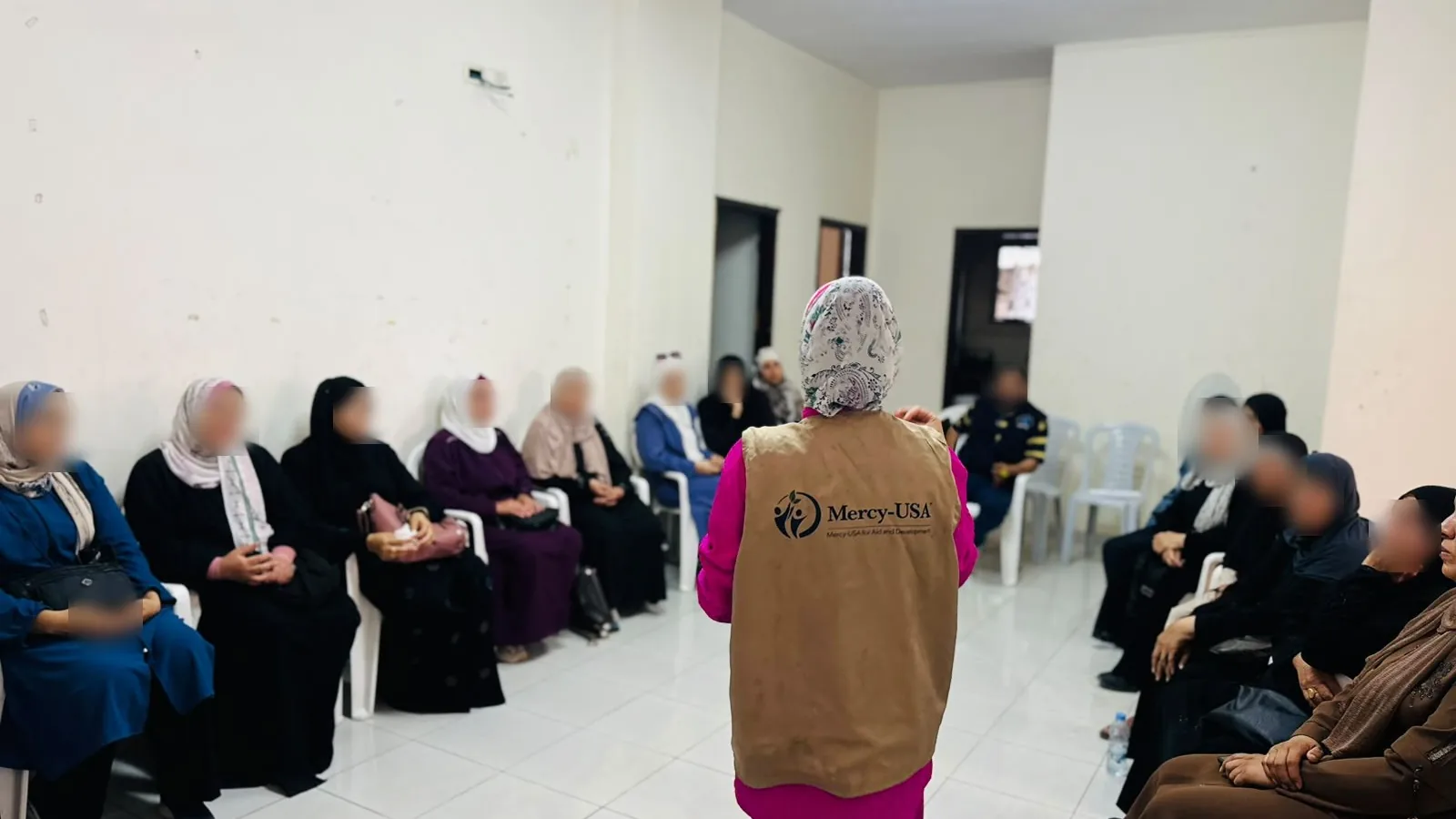 جلسة توعية وتغذية للمستفيدات